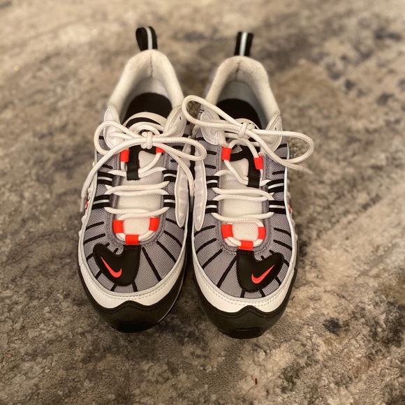 Nike Shoes - Size8 Women’s Nike Air Max 98